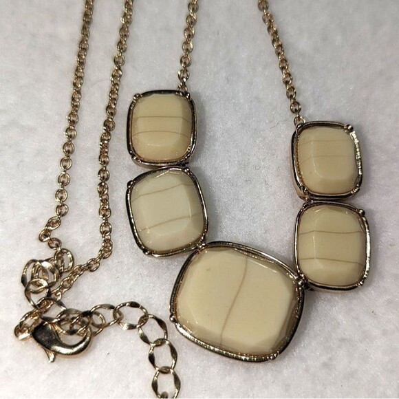 Neutral Cream Squares Brown Veining Gold Tone Work Casual Necklace - Picture 4 of 8